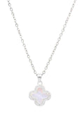 Mother pearl clover necklace