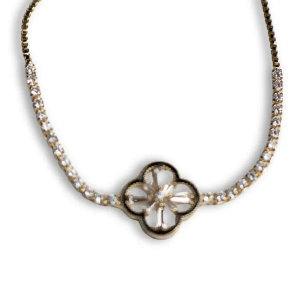Black Round Clover