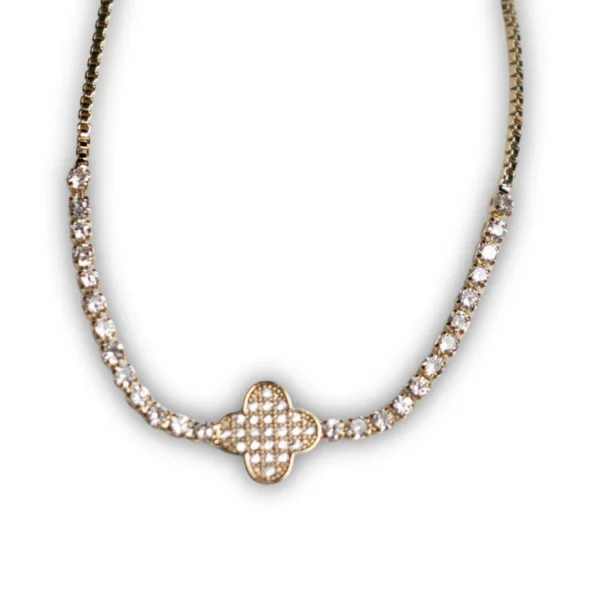 Single Clover With Stones